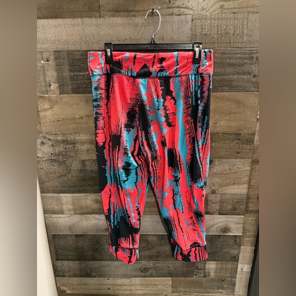 Fabletics | Multi Color Yogi Capri Yoga Pants - Picture 3 of 5